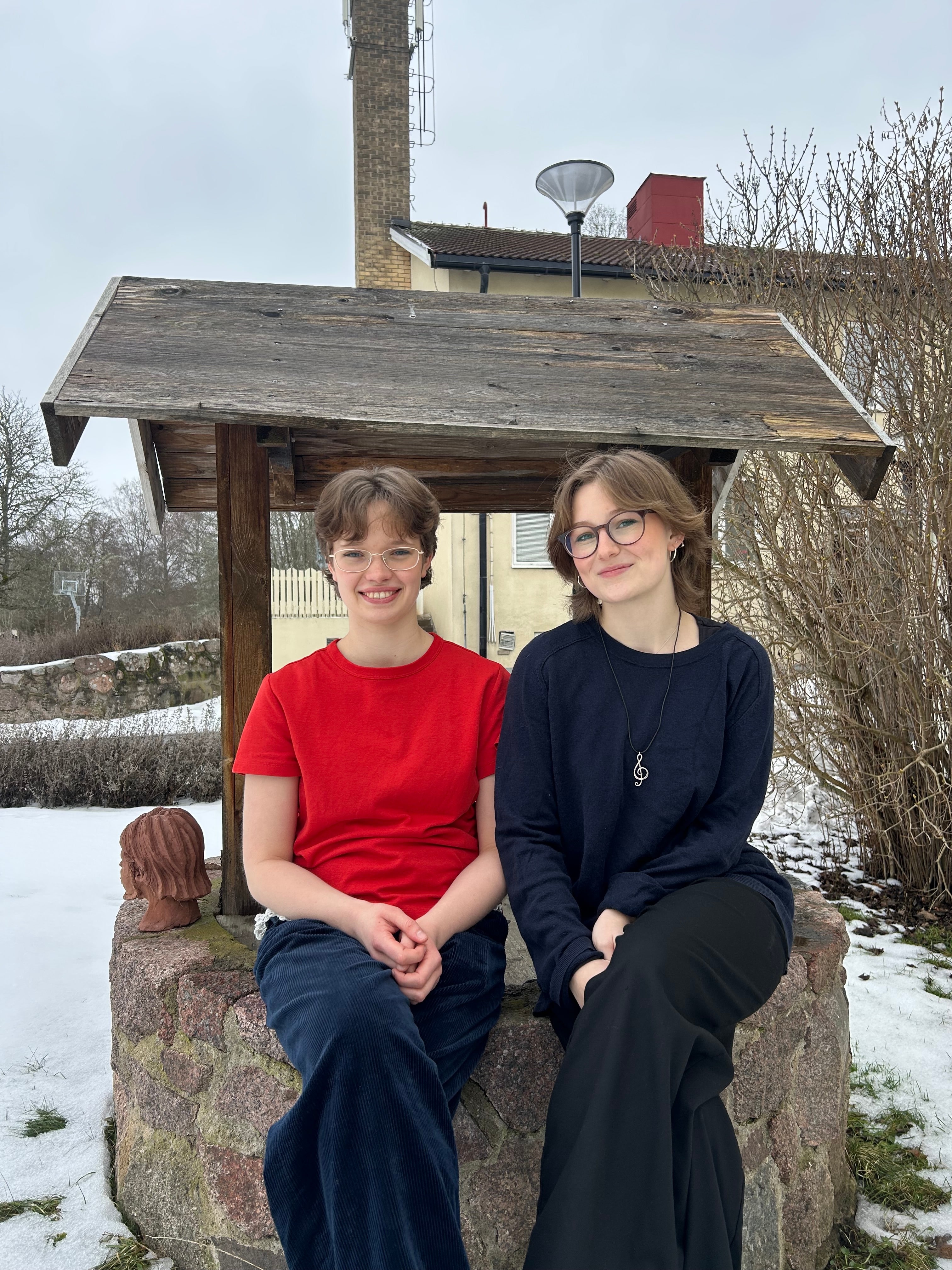 Bild på Matilda och Freja